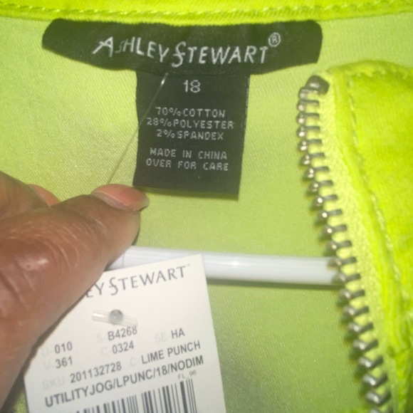 NWT- ASHLEY STEWART PLUS SIZE(18W) LIME GREEN UTILITY JUMPSUIT. - Picture 7 of 7